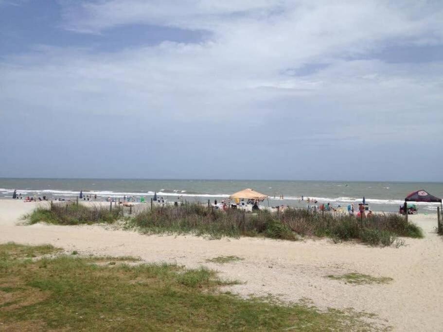 *Renovated Oceanfront Condo*Queen Beds*Pools*Hot Tubs*More*P220 Myrtle Beach Exterior foto